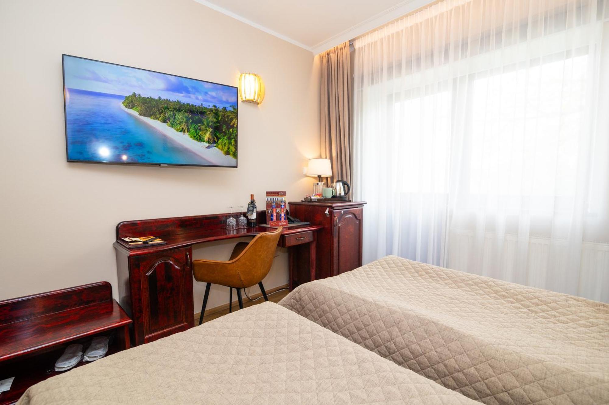Hotel Legend Пярну Экстерьер фото
