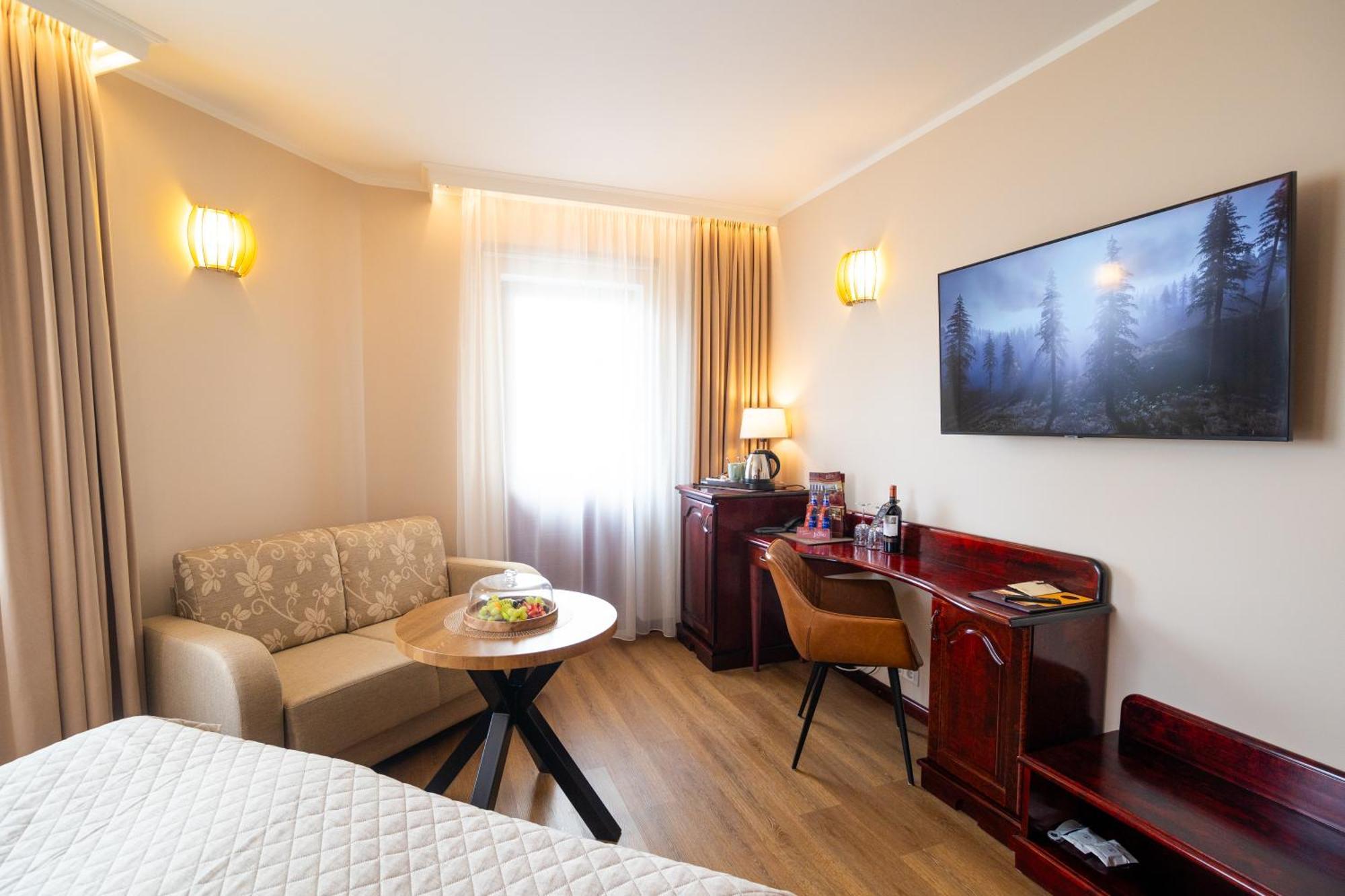 Hotel Legend Пярну Экстерьер фото