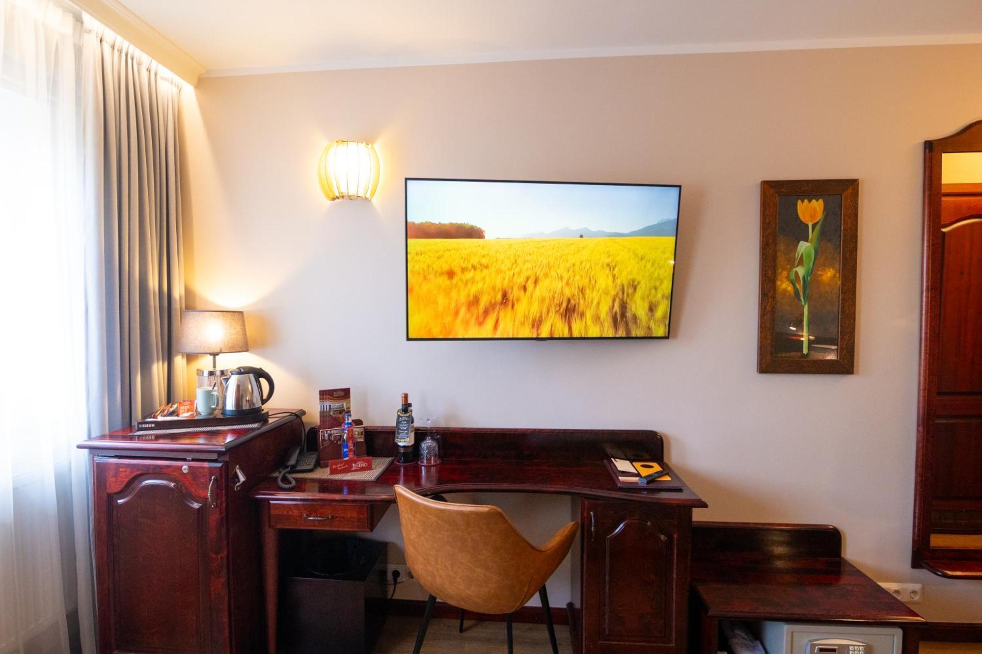 Hotel Legend Пярну Экстерьер фото