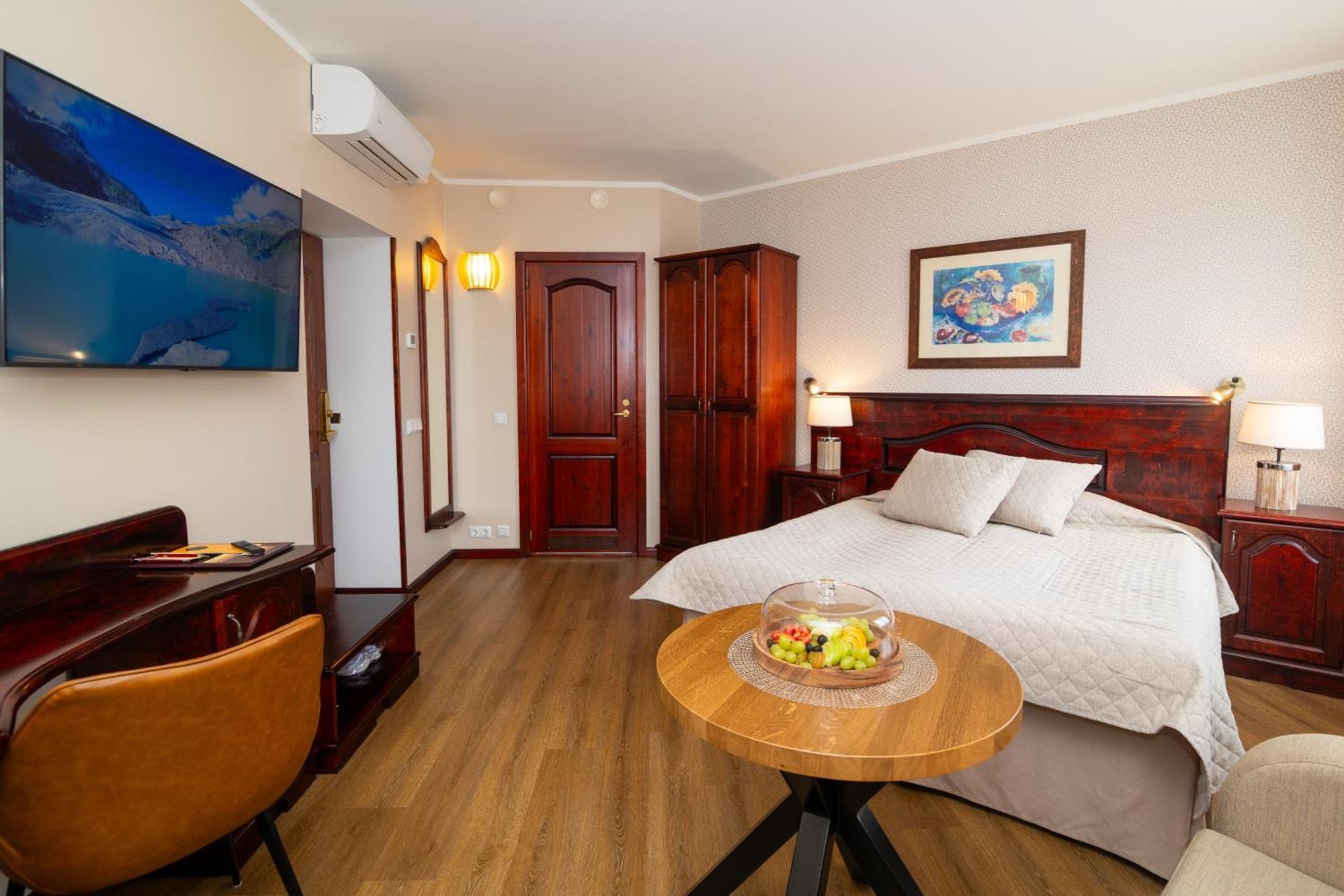 Hotel Legend Пярну Экстерьер фото