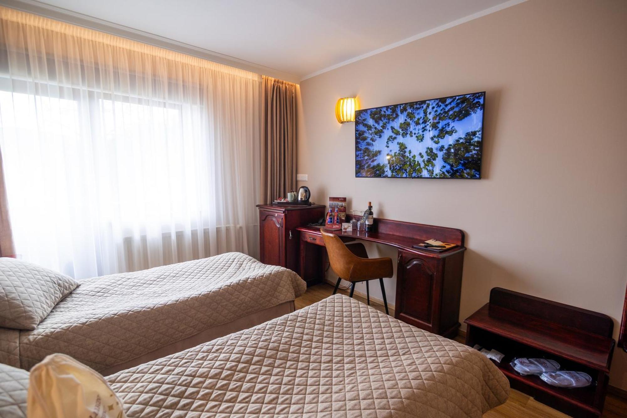 Hotel Legend Пярну Экстерьер фото