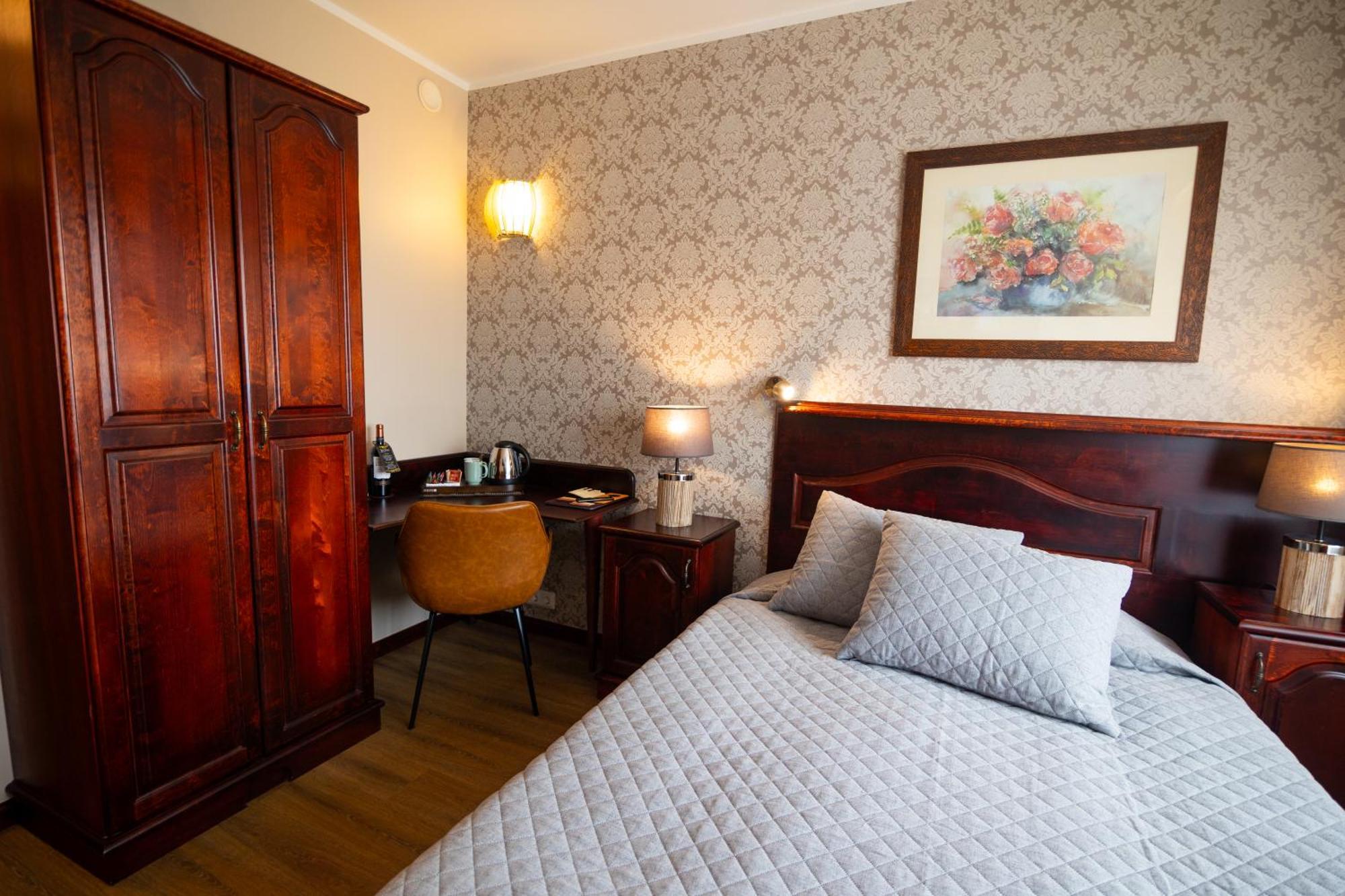 Hotel Legend Пярну Экстерьер фото