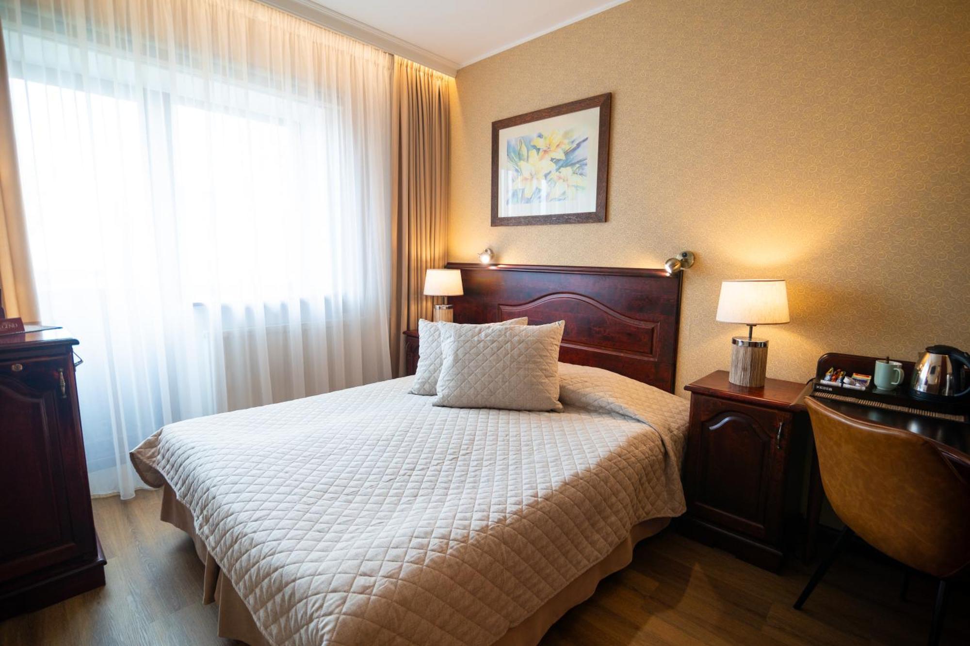 Hotel Legend Пярну Экстерьер фото
