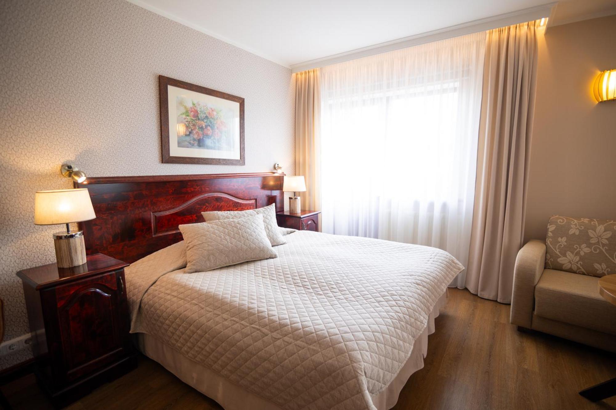 Hotel Legend Пярну Экстерьер фото
