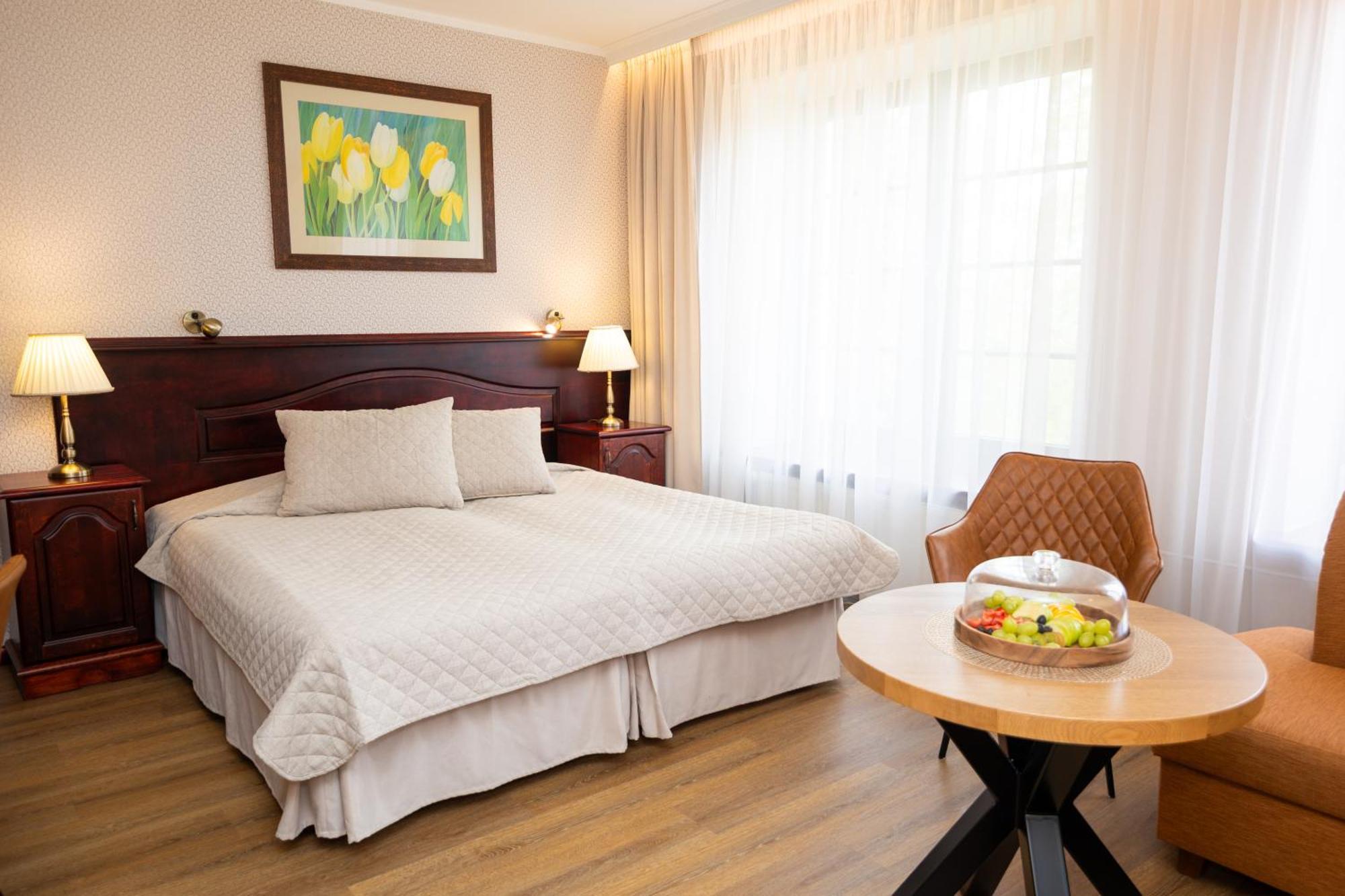 Hotel Legend Пярну Экстерьер фото
