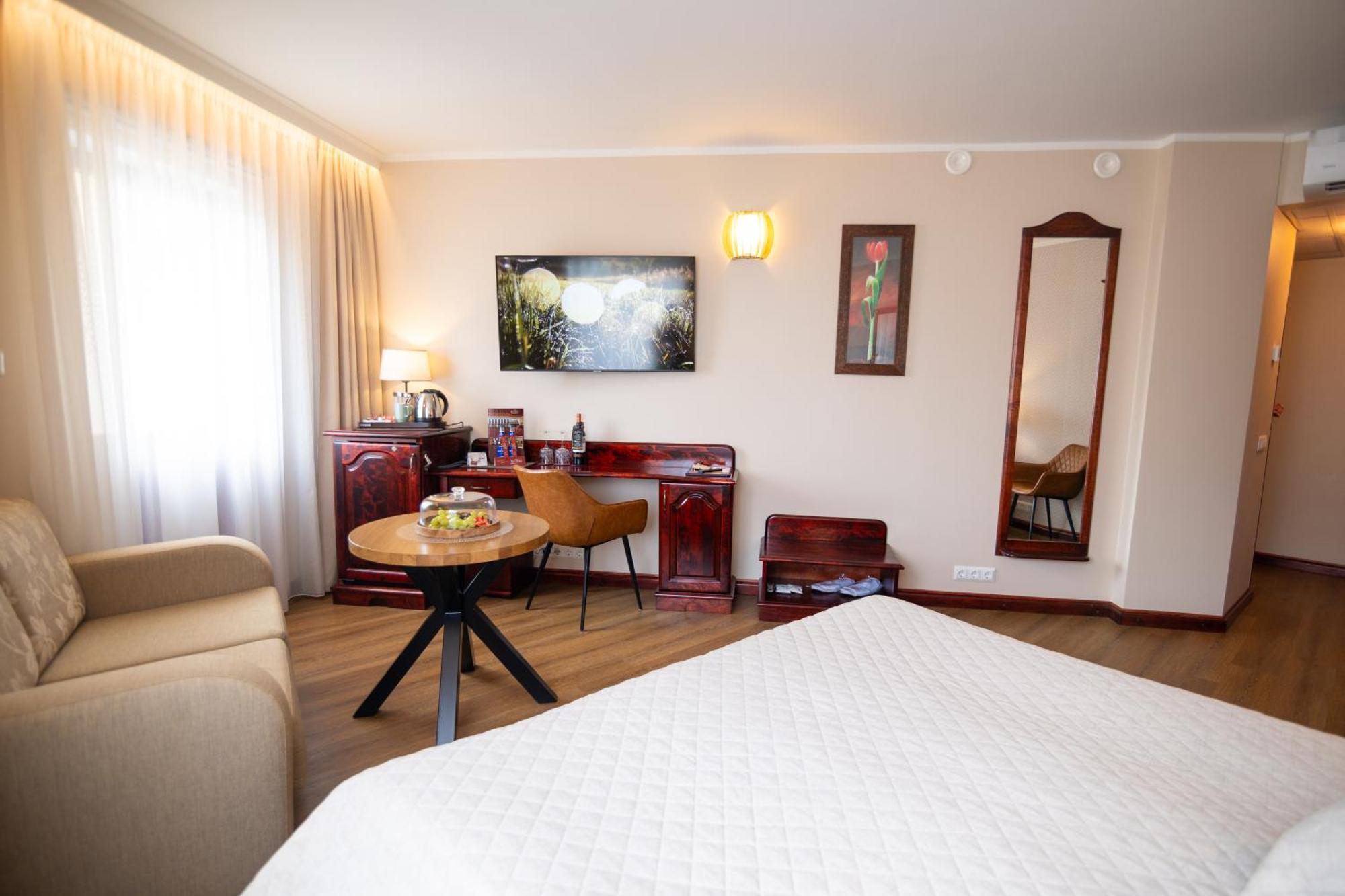Hotel Legend Пярну Экстерьер фото