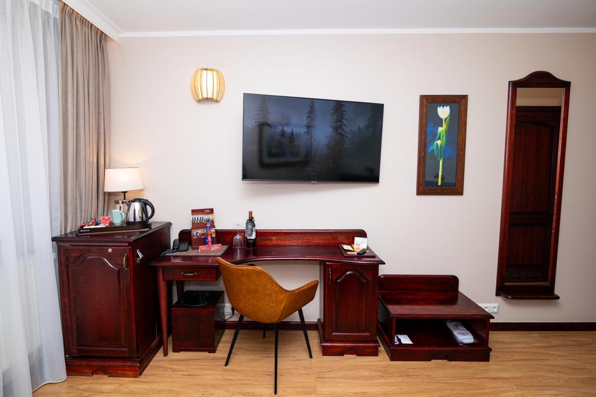 Hotel Legend Пярну Экстерьер фото