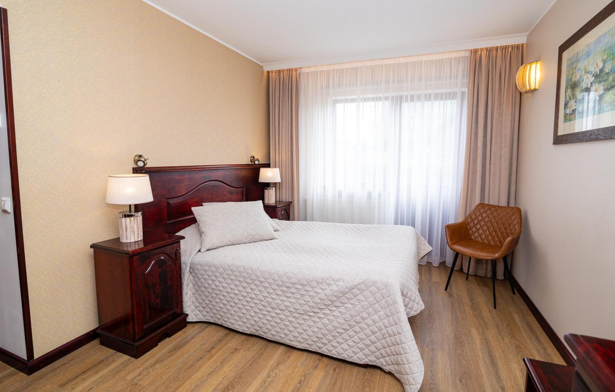 Hotel Legend Пярну Экстерьер фото