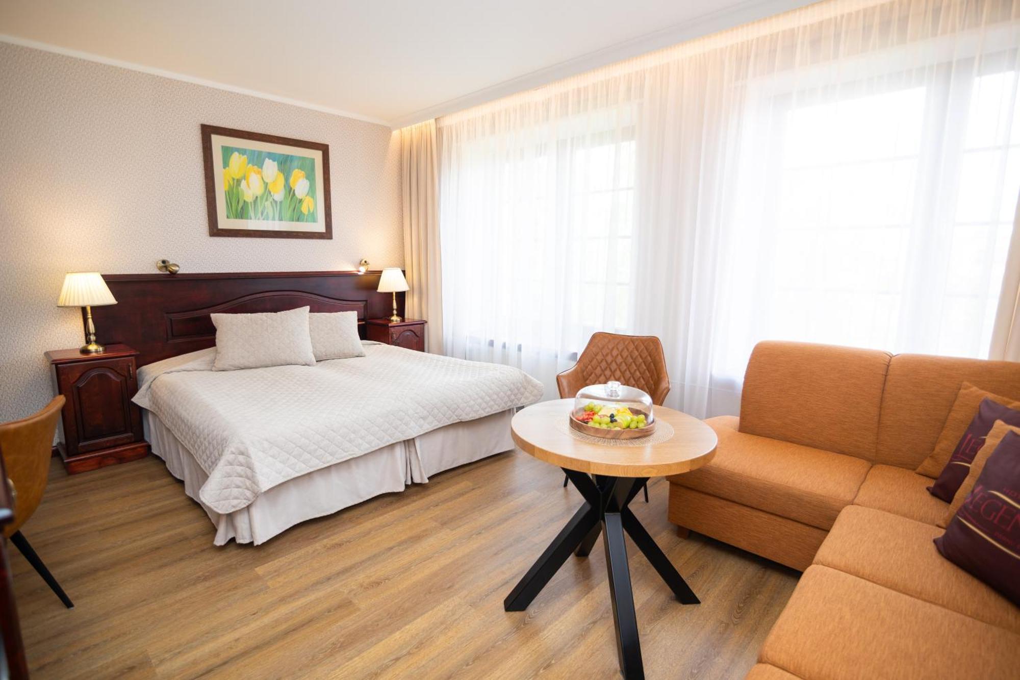 Hotel Legend Пярну Экстерьер фото