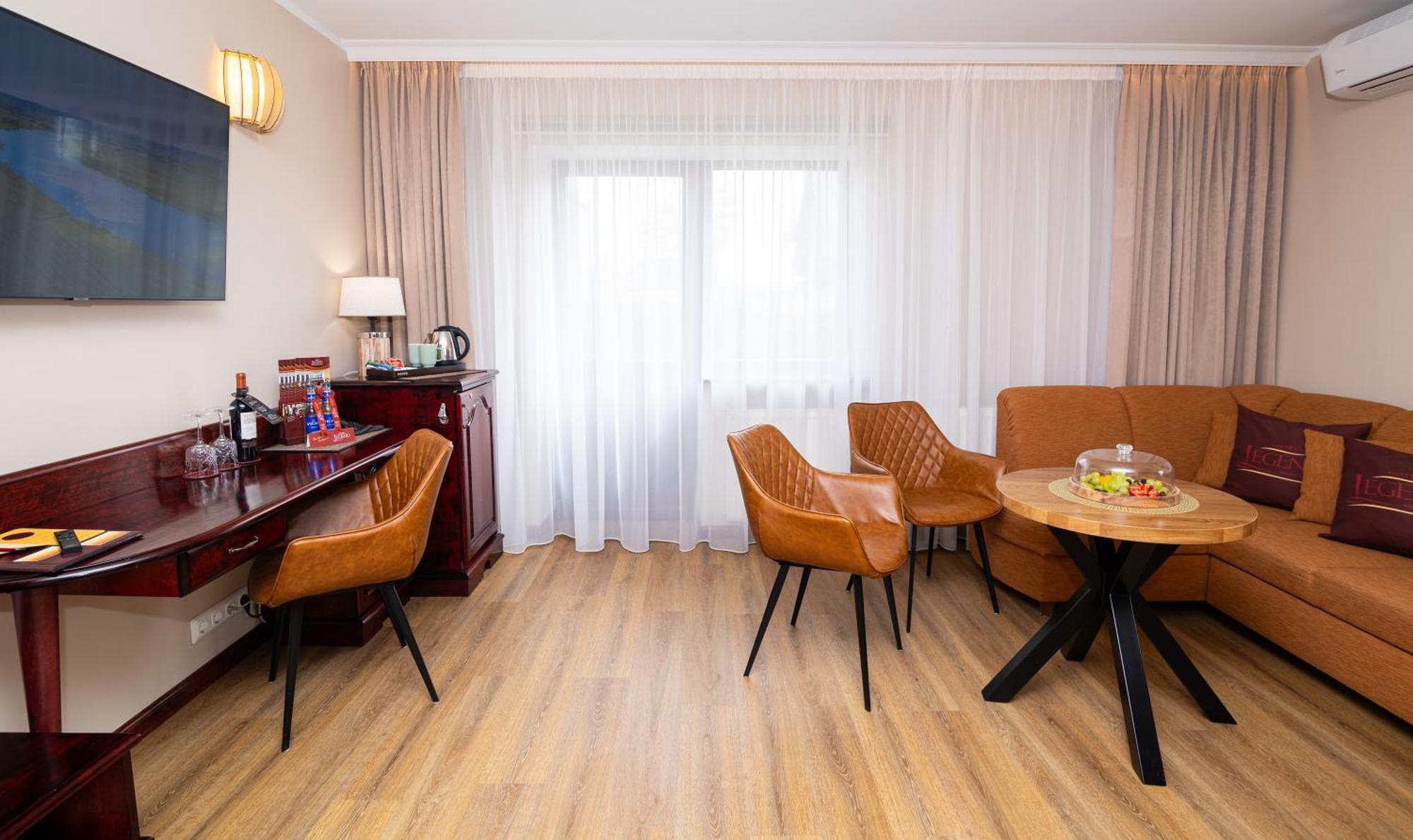 Hotel Legend Пярну Экстерьер фото