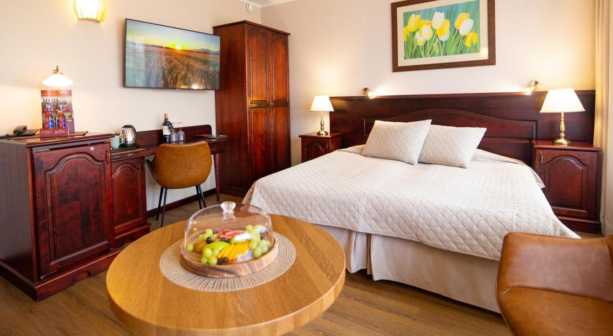 Hotel Legend Пярну Экстерьер фото