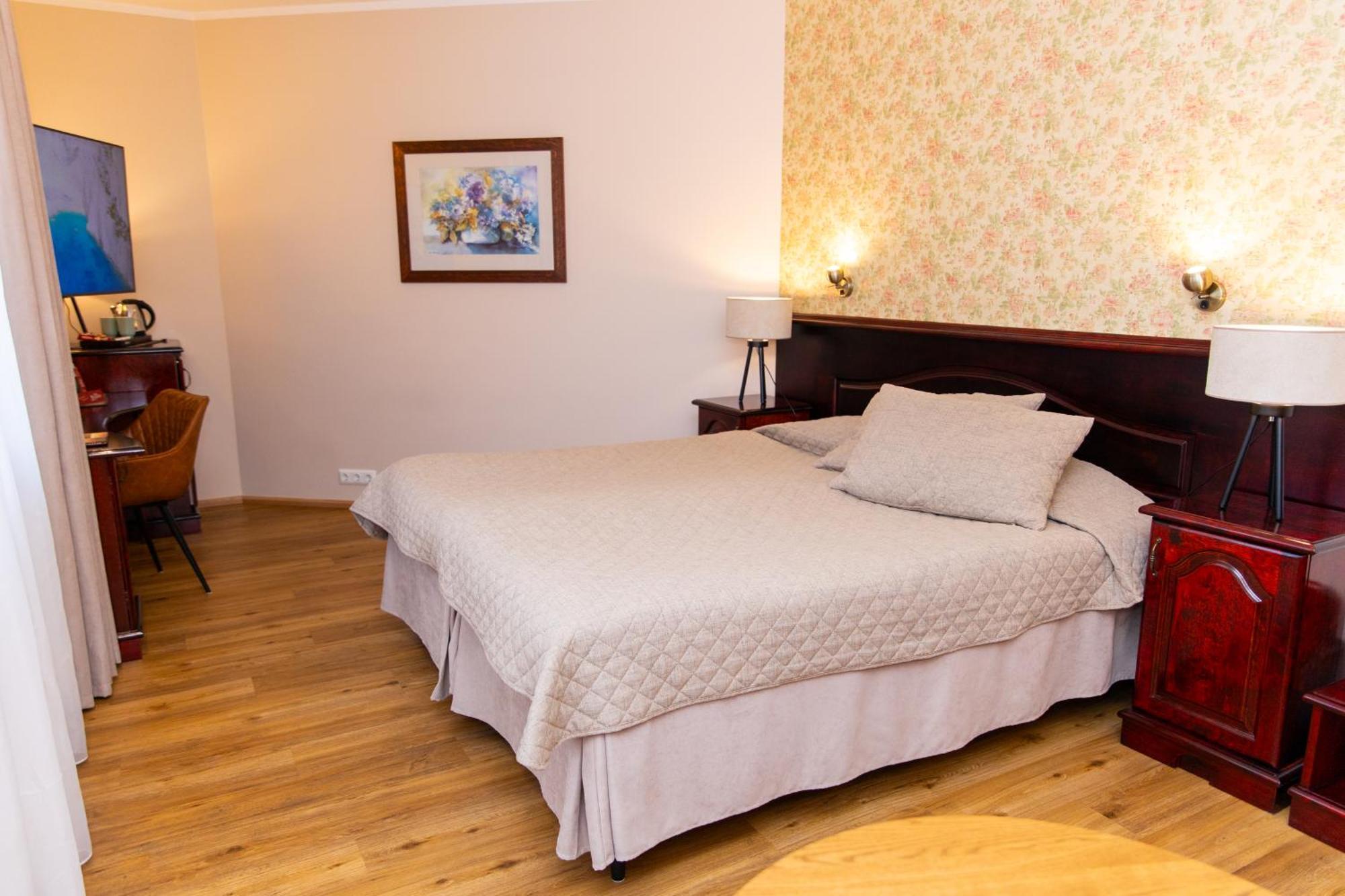 Hotel Legend Пярну Экстерьер фото