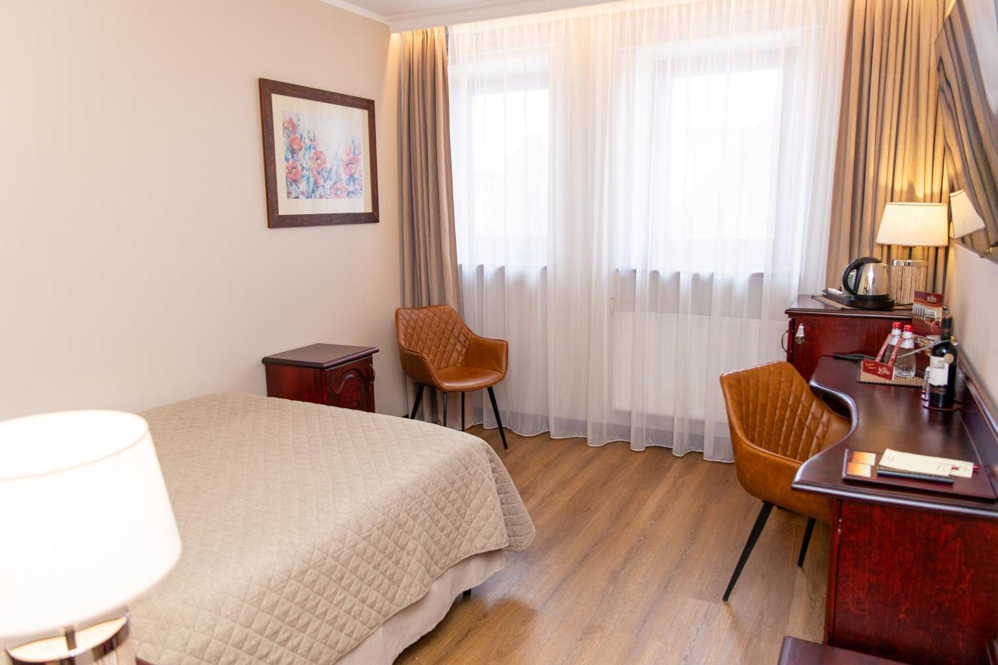Hotel Legend Пярну Экстерьер фото
