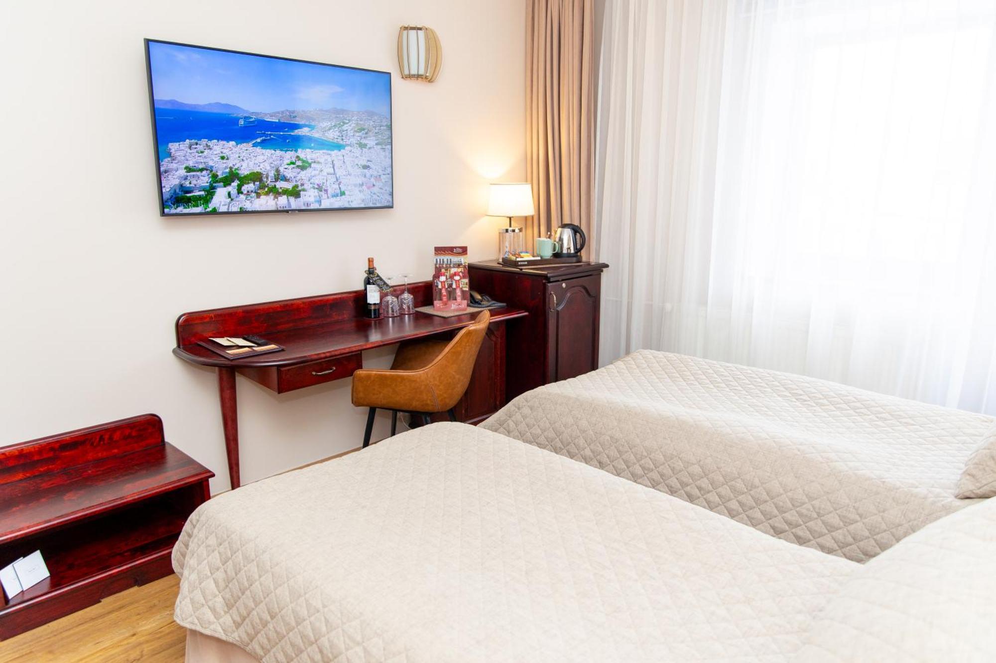 Hotel Legend Пярну Экстерьер фото
