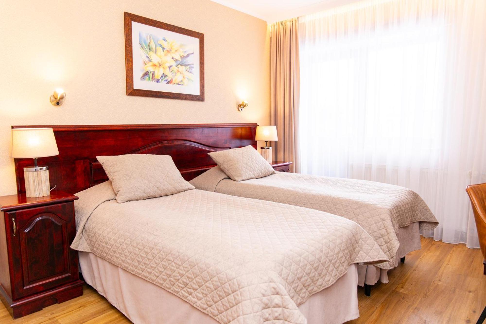 Hotel Legend Пярну Экстерьер фото